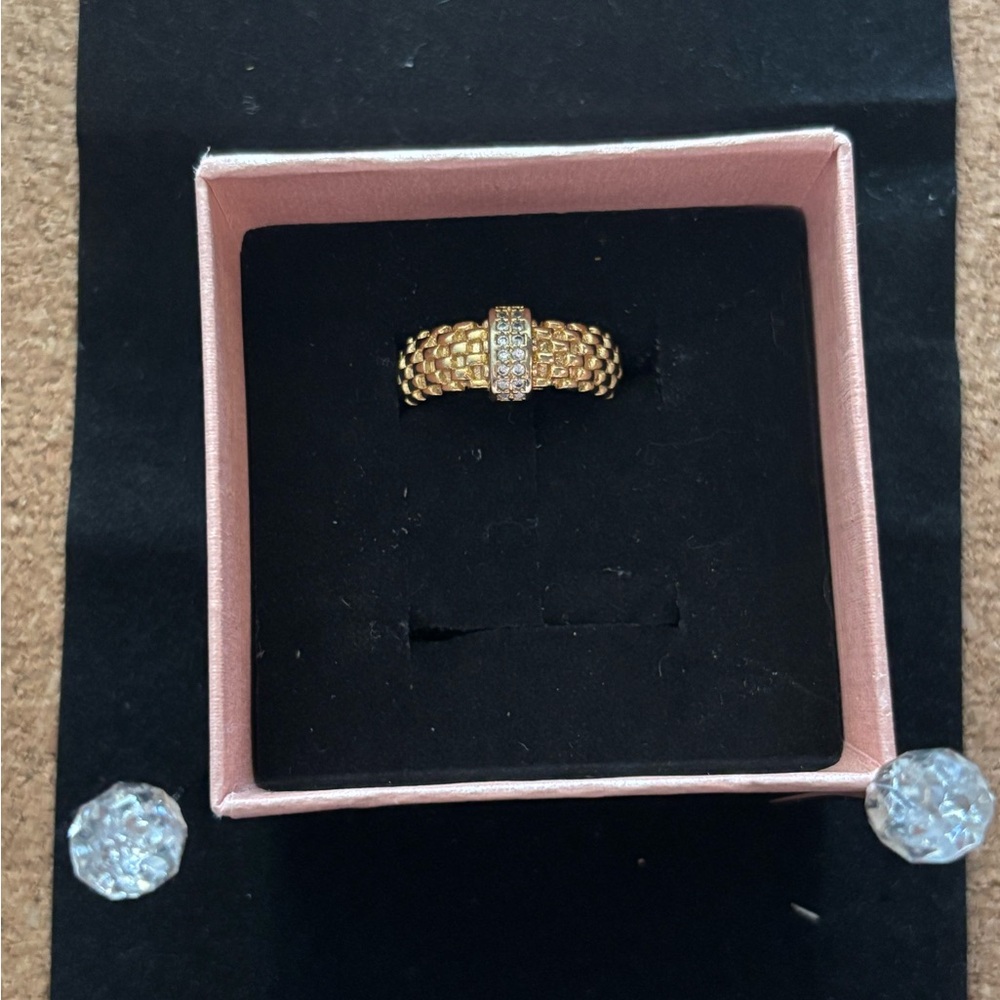 Elegant Gold Ring with Diamond Accents Adjustable